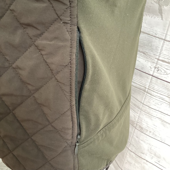 Athleta Upside Vest Quilted Hiking Running Vest Yosemite Green M - Picture 8 of 12